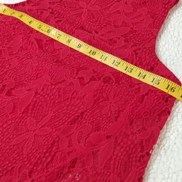 Blue Rain Sleeveless Red Lacey Floral Top - Picture 10 of 15